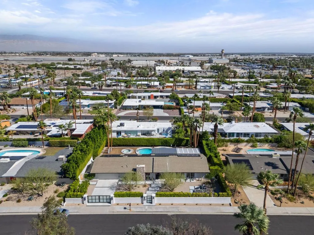 460 N Orchid Tree Lane, Palm Springs, California 92262 home-pic-2