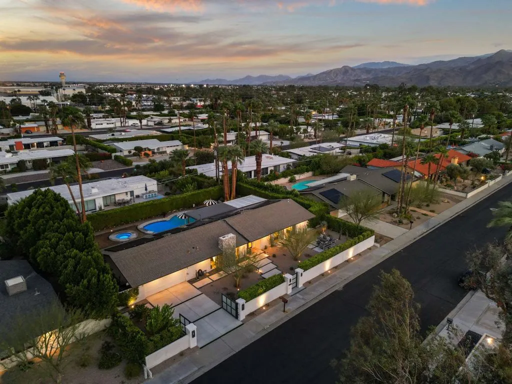 460 N Orchid Tree Lane, Palm Springs, California 92262 home-pic-37