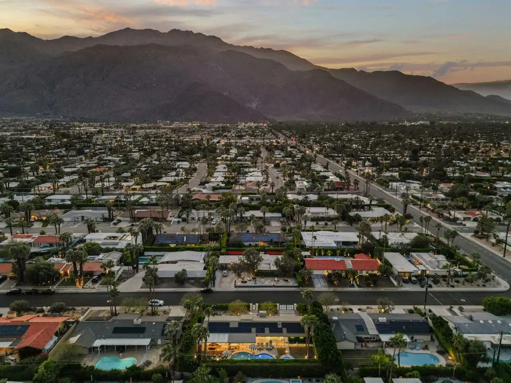 460 N Orchid Tree Lane, Palm Springs, California 92262 home-pic-38