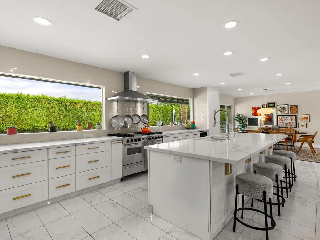 460 N Orchid Tree Lane, Palm Springs, California 92262 home-pic-16