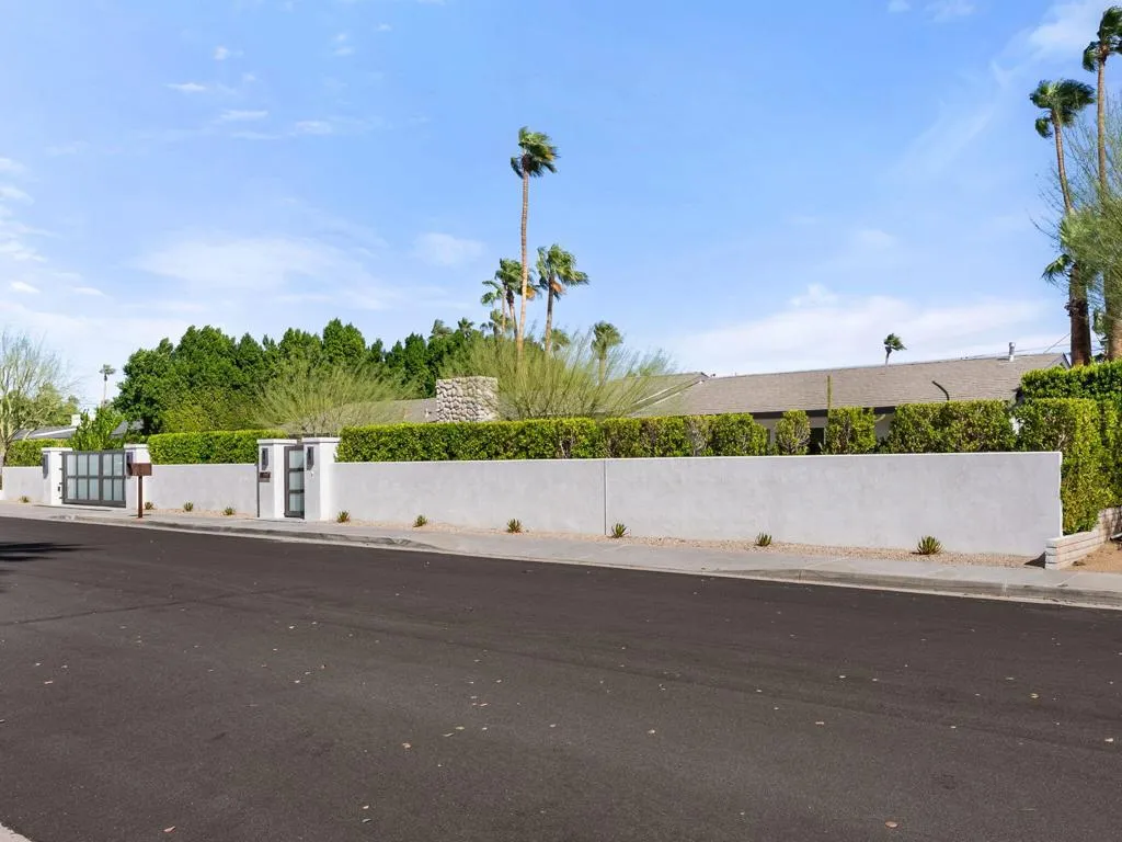 460 N Orchid Tree Lane, Palm Springs, California 92262 home-pic-4