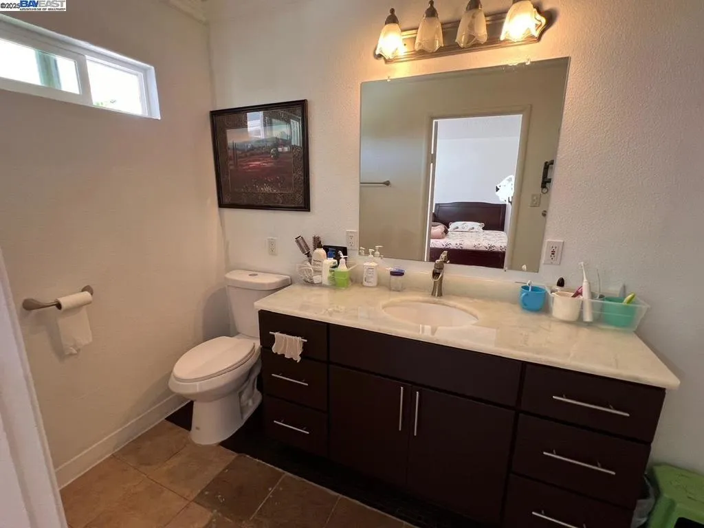 2748 Eastgate Ave, Concord, California 94520 home-pic-12