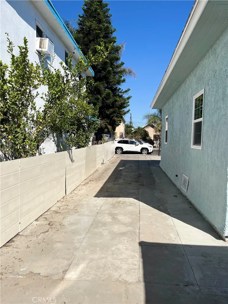 1426 E 50th, Los Angeles, California 90011 home-pic-9