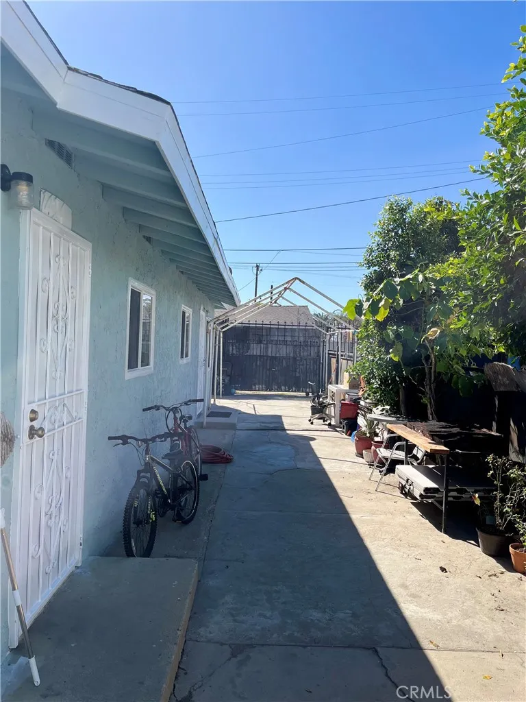 1426 E 50th, Los Angeles, California 90011 home-pic-8