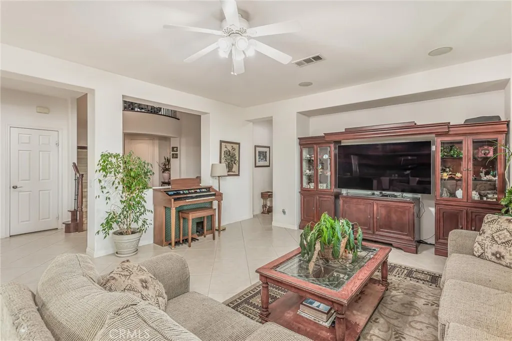 36301 Bay Hill Drive, Beaumont, California 92223 home-pic-15