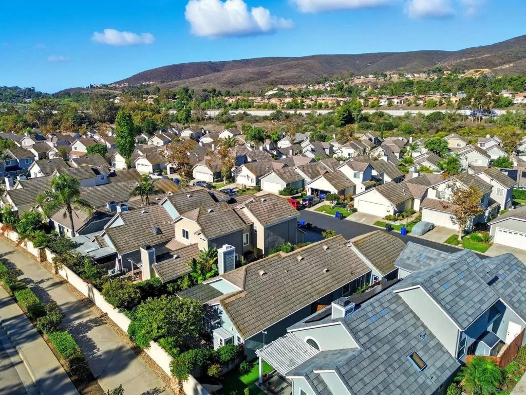 10462 Rancho Carmel Dr, San Diego, California 92128 home-pic-31