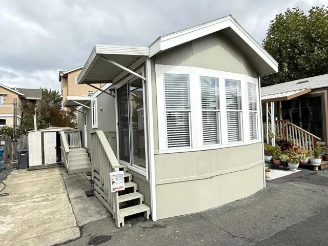 111 El Crystal Drive, Santa Rosa, California 95407