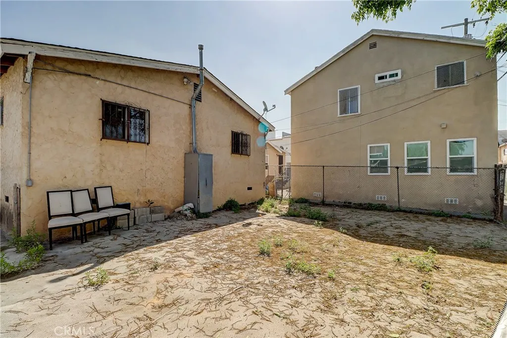 834 E 33rd Street, Los Angeles, California 90011 home-pic-9