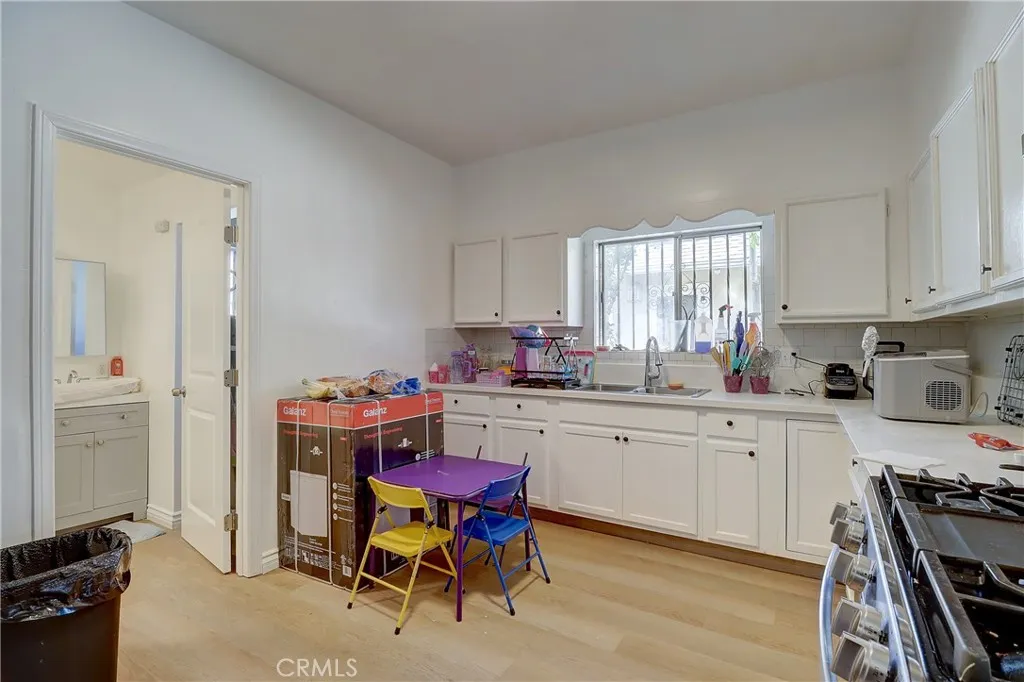 834 E 33rd Street, Los Angeles, California 90011 home-pic-5