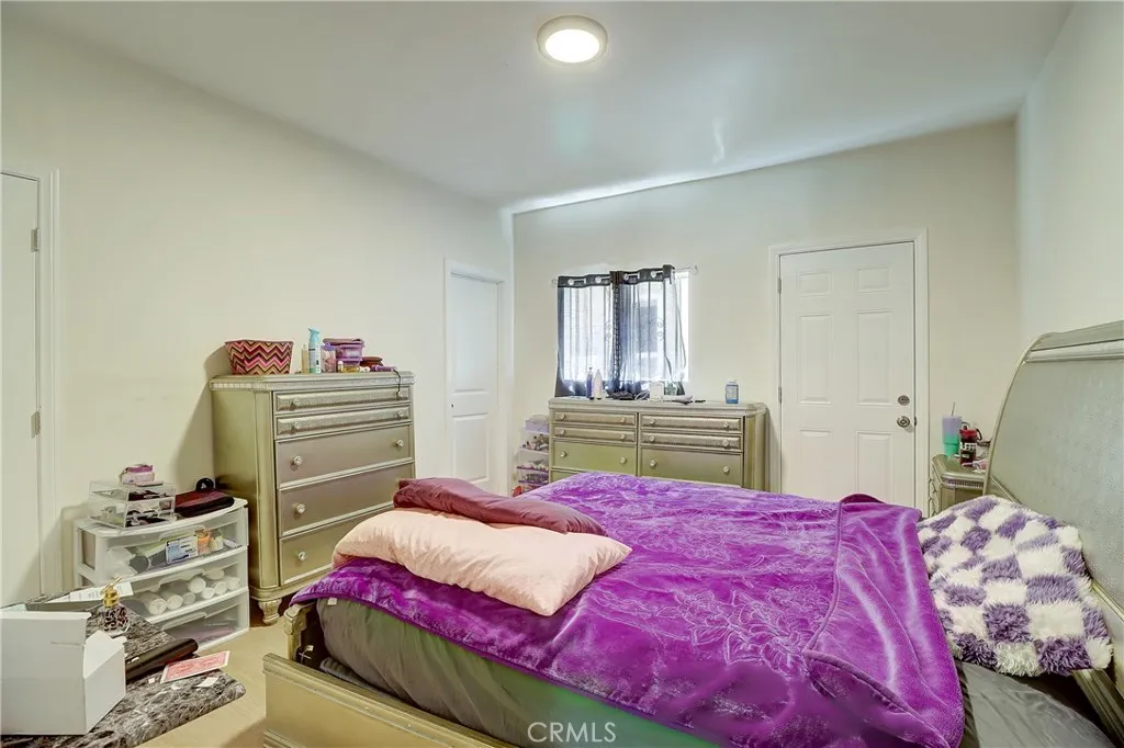 834 E 33rd Street, Los Angeles, California 90011 home-pic-3