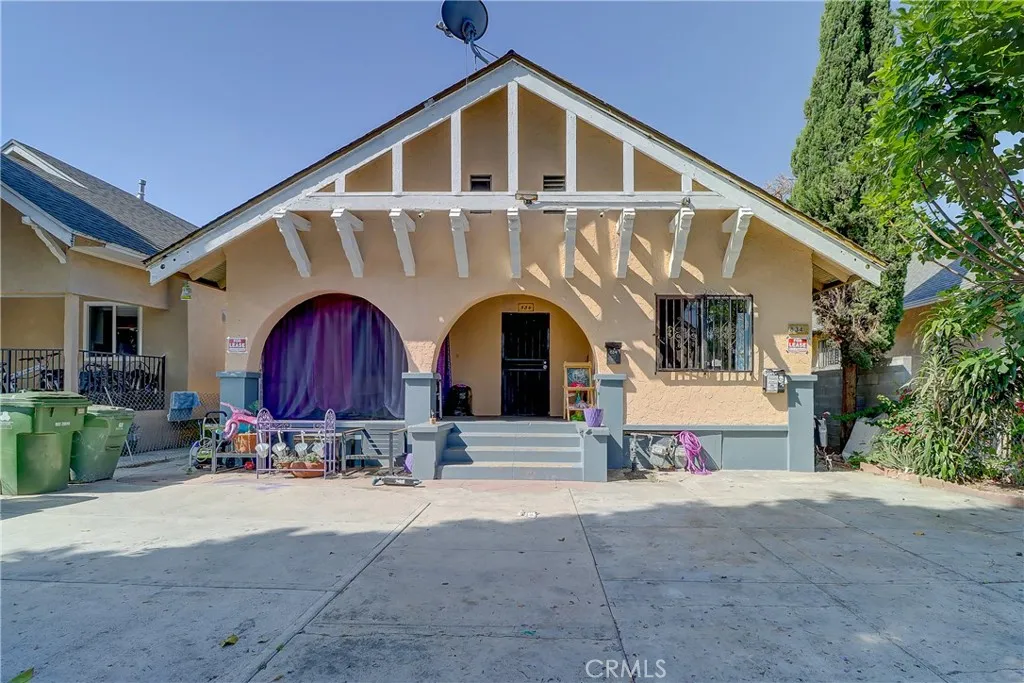 834 E 33rd Street, Los Angeles, California 90011 home-pic-1