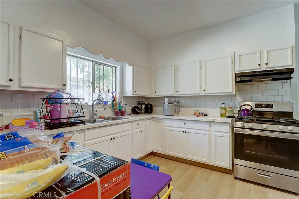 834 E 33rd Street, Los Angeles, California 90011 home-pic-6