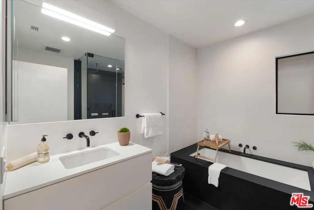 5255 Veronica Street, Los Angeles, California 90008 home-pic-43