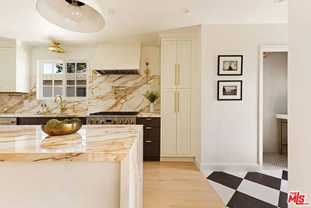 13128 Hartsook Street, Sherman Oaks, California 91423 home-pic-13