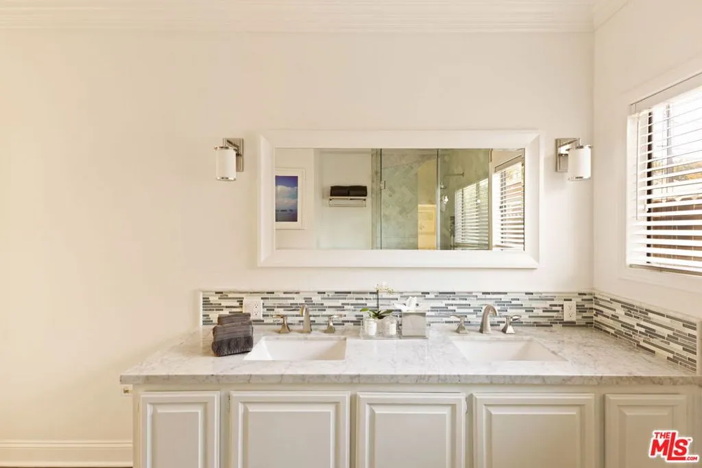 13128 Hartsook Street, Sherman Oaks, California 91423 home-pic-27