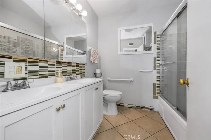 1138 Acacia Street, Corona, California 92879