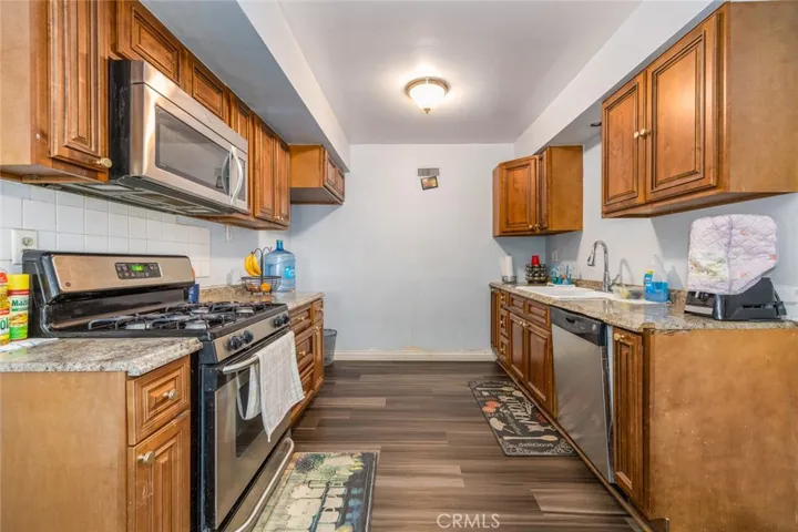 1138 Acacia Street, Corona, California 92879