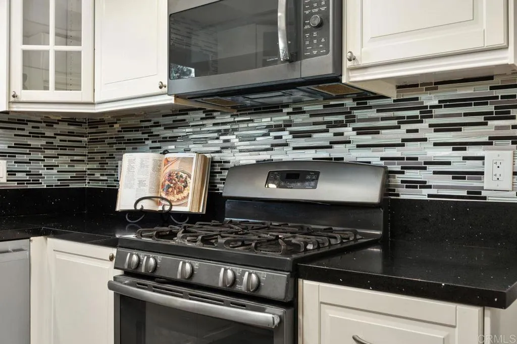 4369 Dowitcher Way, Oceanside, California 92057 home-pic-12