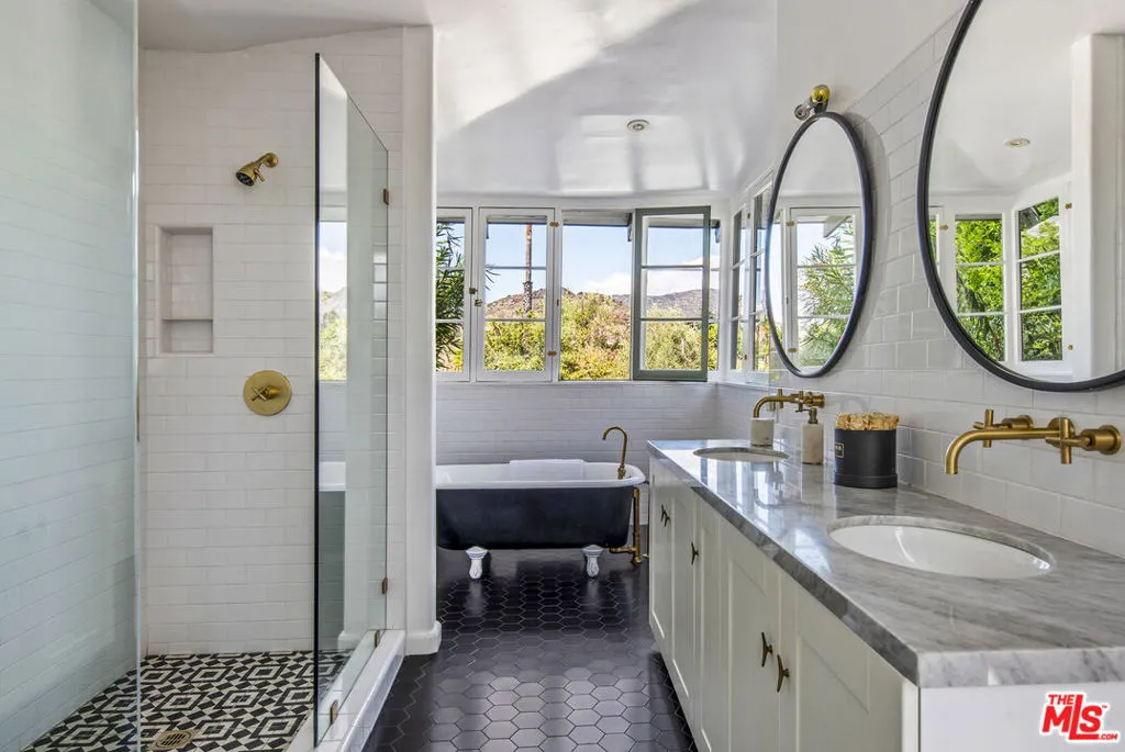 6749 Whitley Terrace, Los Angeles, California 90068 home-pic-34