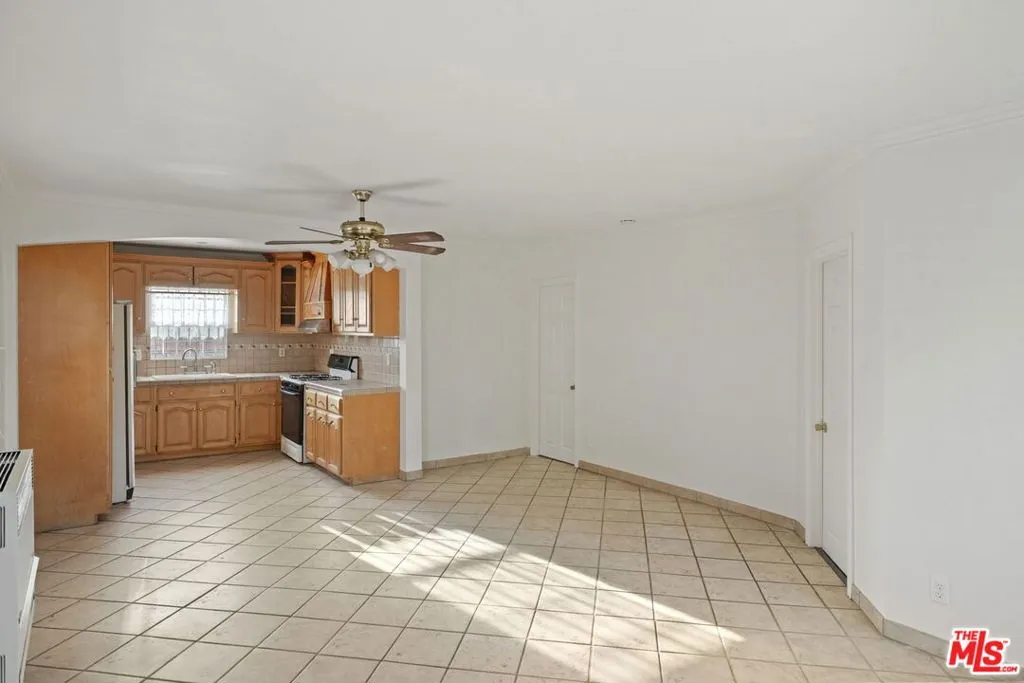 573 Belden Avenue, Los Angeles, California 90022 home-pic-4