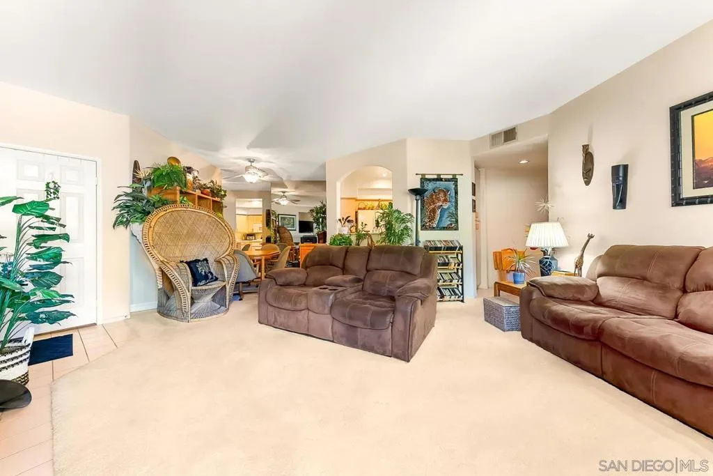 12061 Tivoli Park Row 3, San Diego, California 92128 home-pic-1