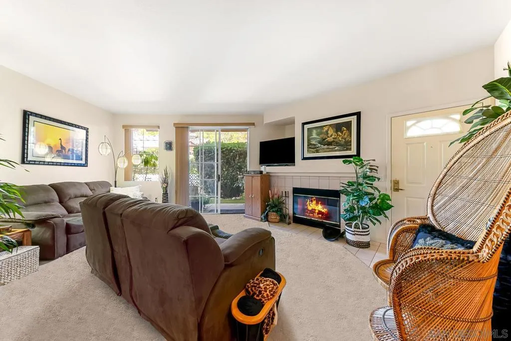 12061 Tivoli Park Row 3, San Diego, California 92128 home-pic-2