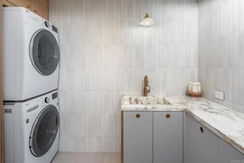 239 4th St, Encinitas, California 92024 home-pic-19