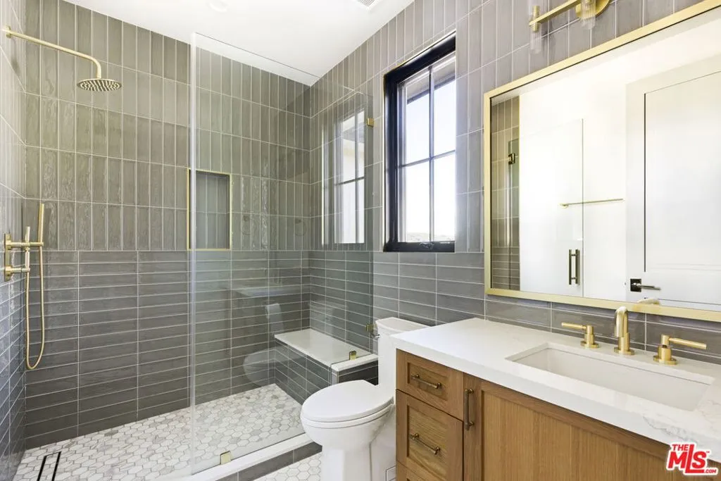 6310 Mirror Lake Drive, Los Angeles, California 90068 home-pic-19