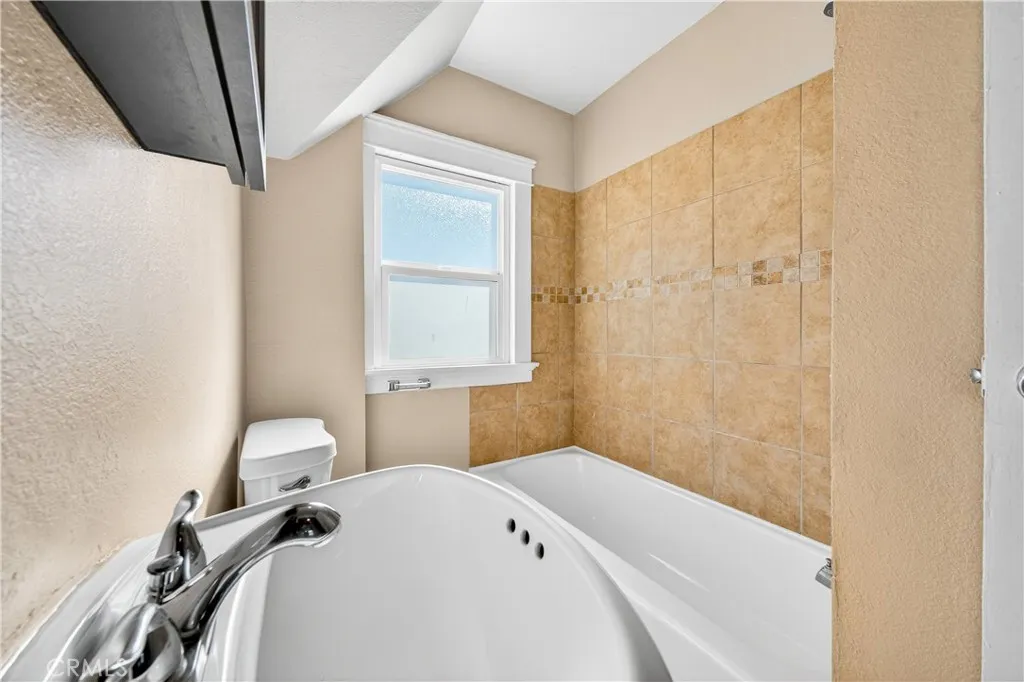 2256 W 28th Street, Los Angeles, California 90018 home-pic-29