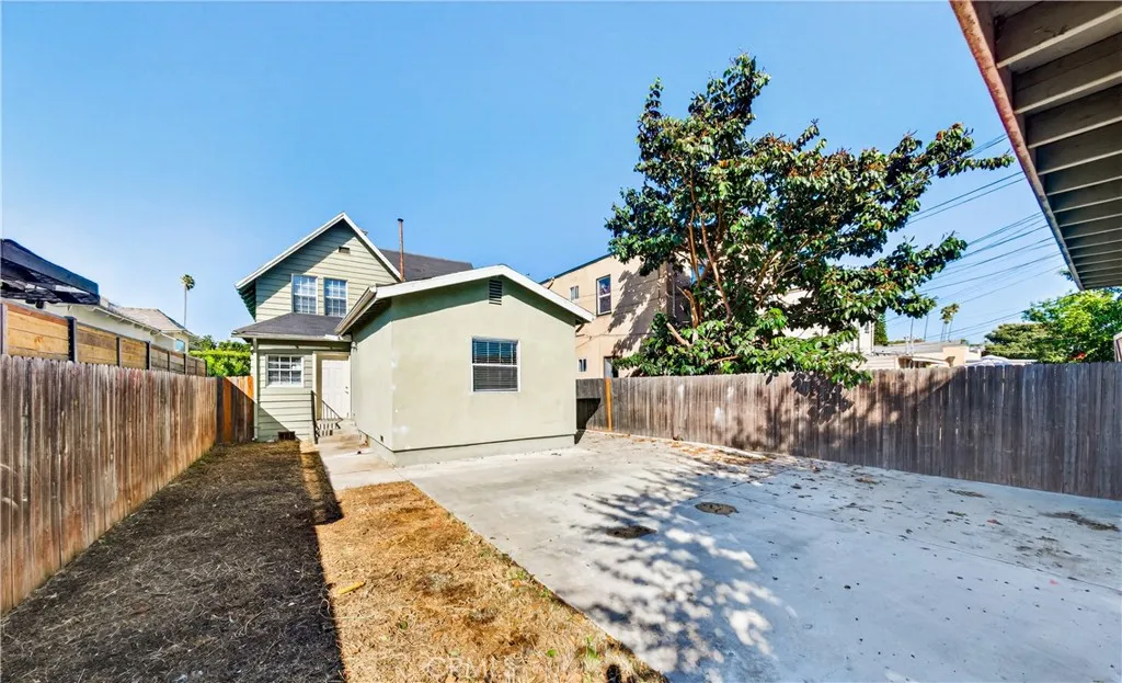 2256 W 28th Street, Los Angeles, California 90018 home-pic-32