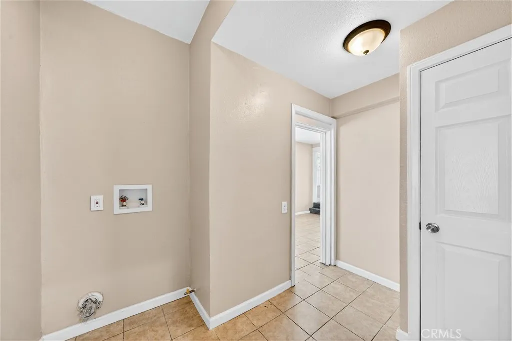 2256 W 28th Street, Los Angeles, California 90018 home-pic-25