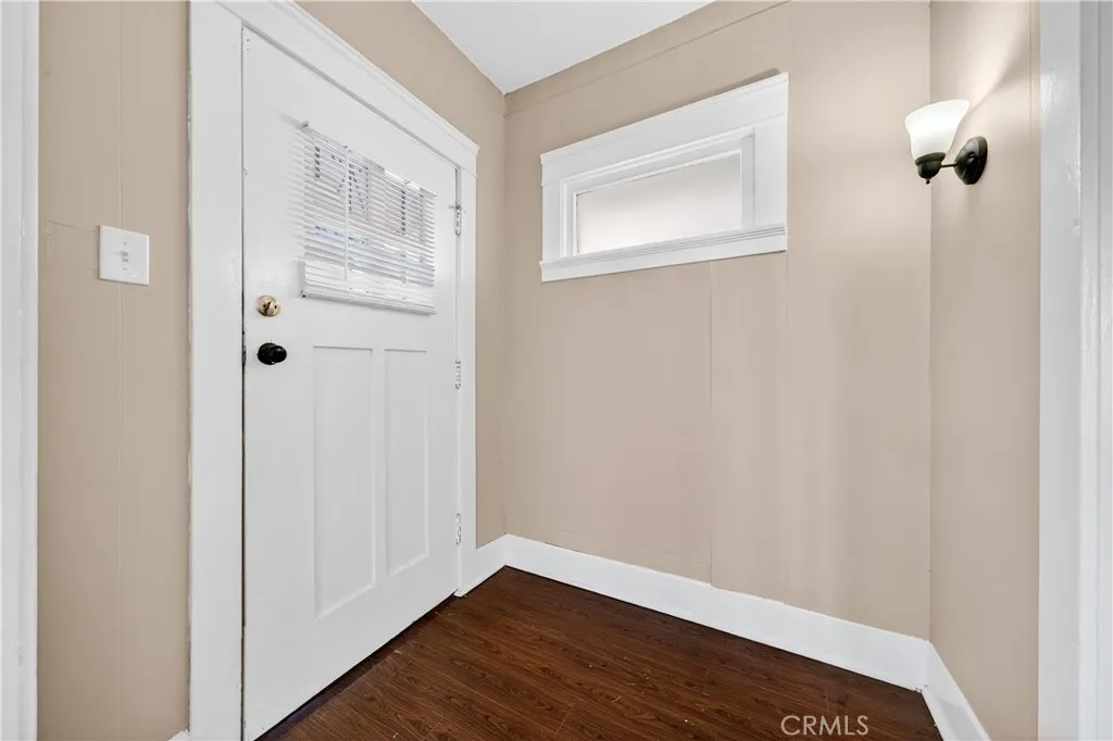 2256 W 28th Street, Los Angeles, California 90018 home-pic-3
