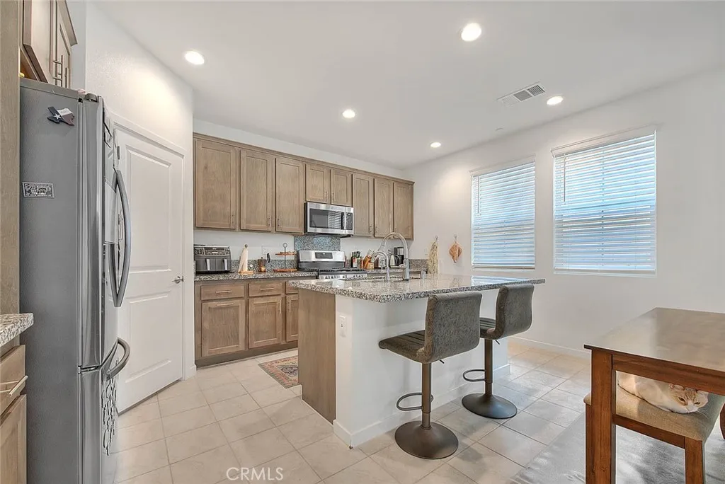 2945 E Merritt Paseo, Ontario, California 91761 home-pic-6