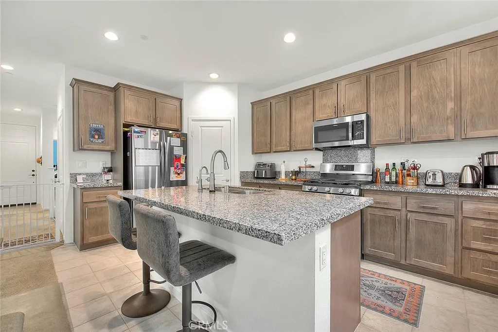 2945 E Merritt Paseo, Ontario, California 91761 home-pic-5