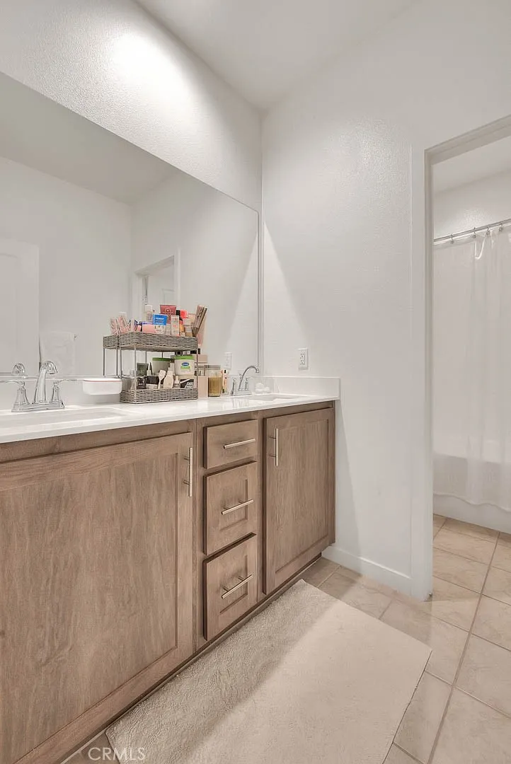 2945 E Merritt Paseo, Ontario, California 91761 home-pic-17