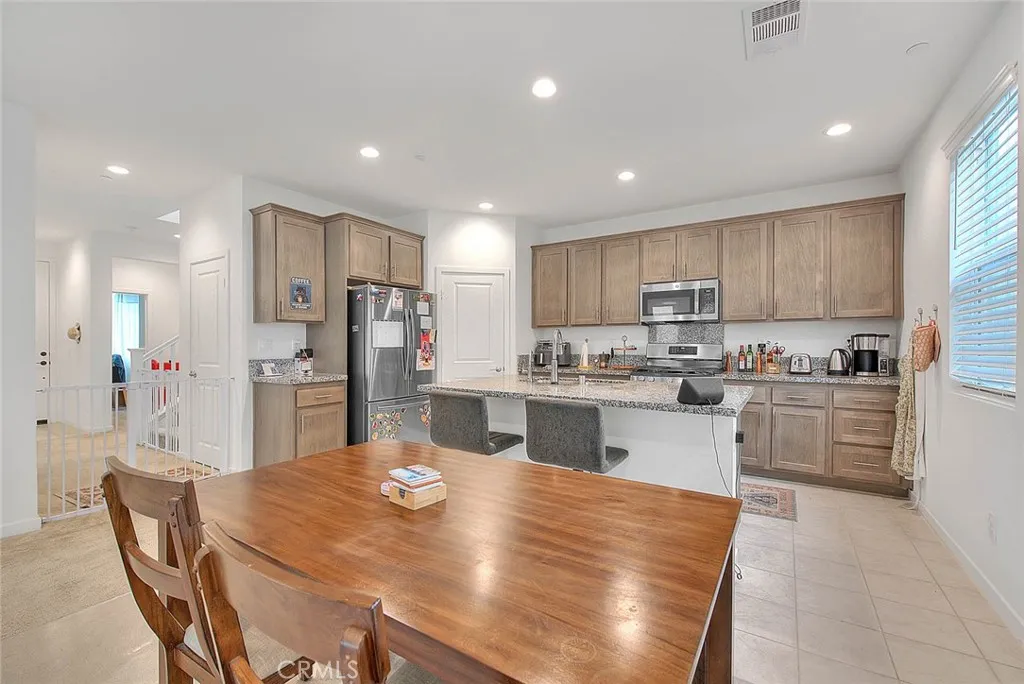 2945 E Merritt Paseo, Ontario, California 91761 home-pic-3