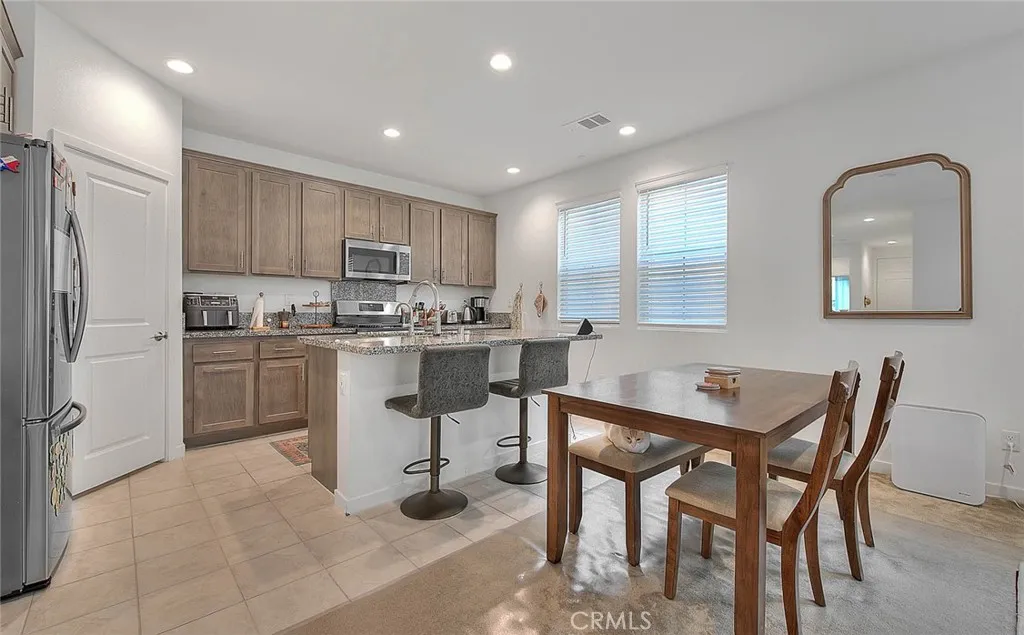 2945 E Merritt Paseo, Ontario, California 91761 home-pic-4