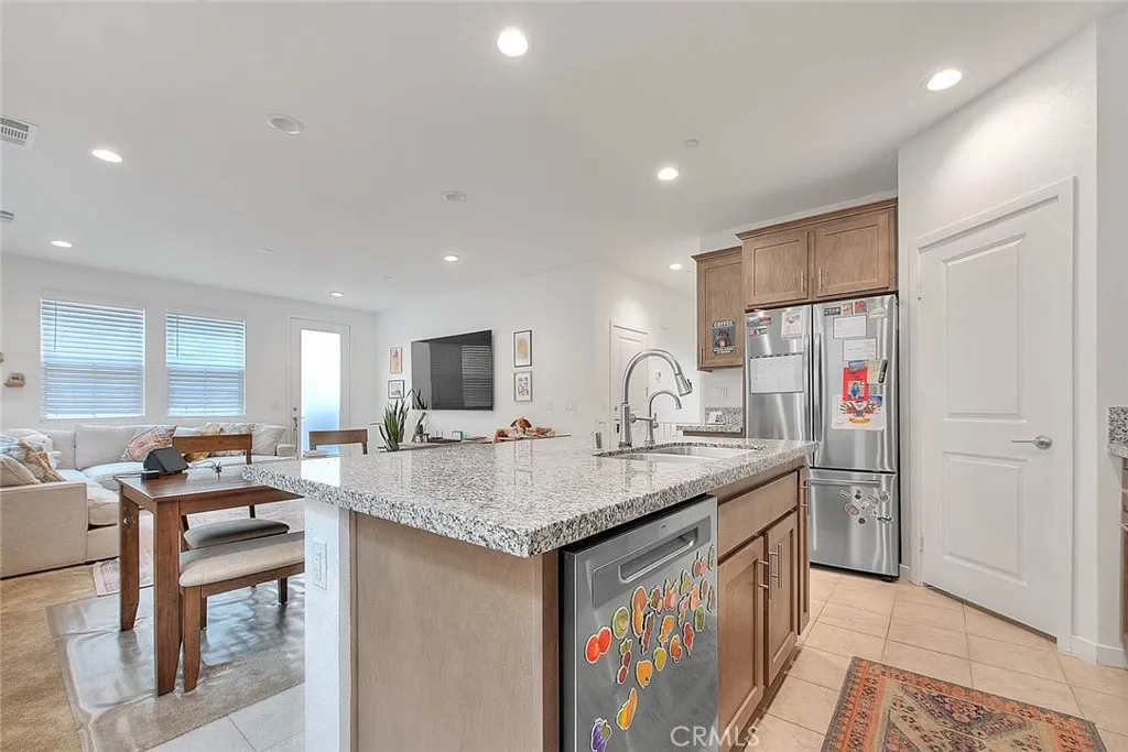 2945 E Merritt Paseo, Ontario, California 91761 home-pic-8