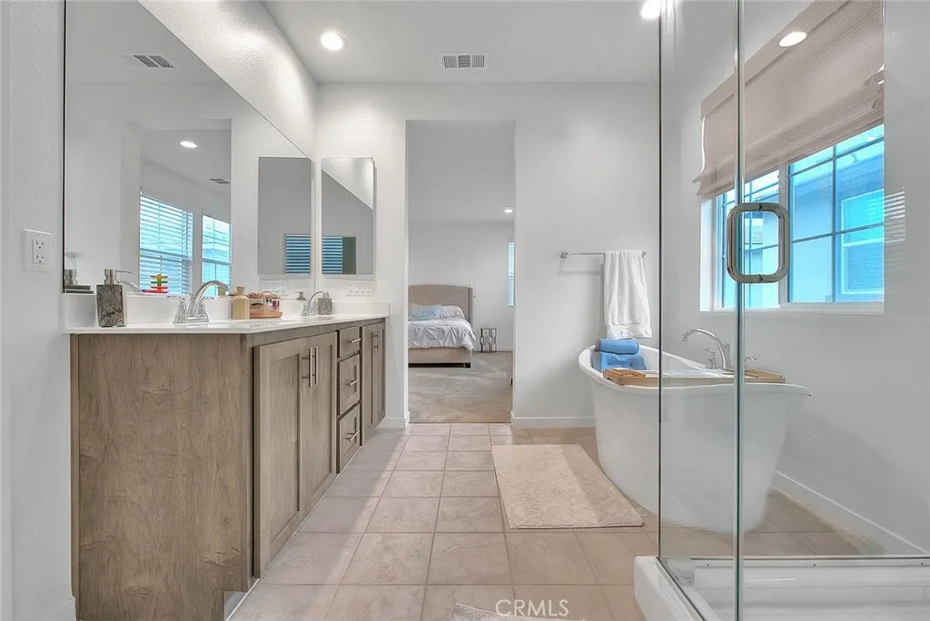 2945 E Merritt Paseo, Ontario, California 91761 home-pic-19