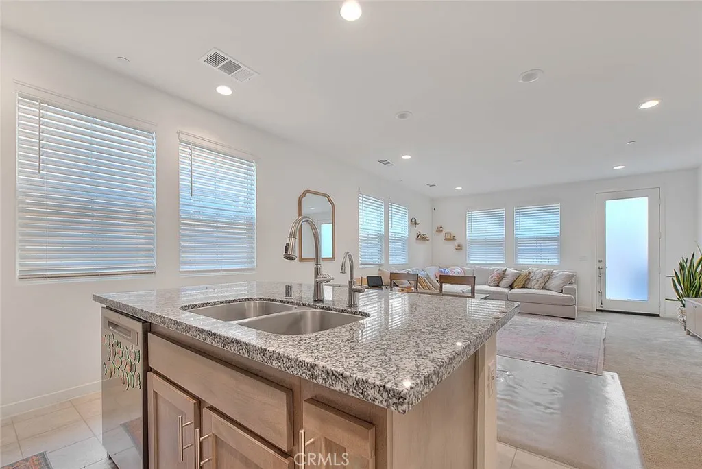 2945 E Merritt Paseo, Ontario, California 91761 home-pic-7