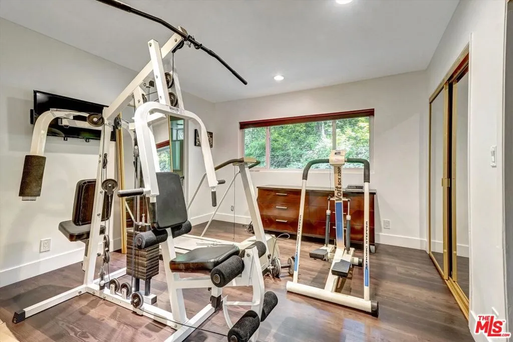 3530 Royal Woods Drive, Sherman Oaks, California 91403 home-pic-13