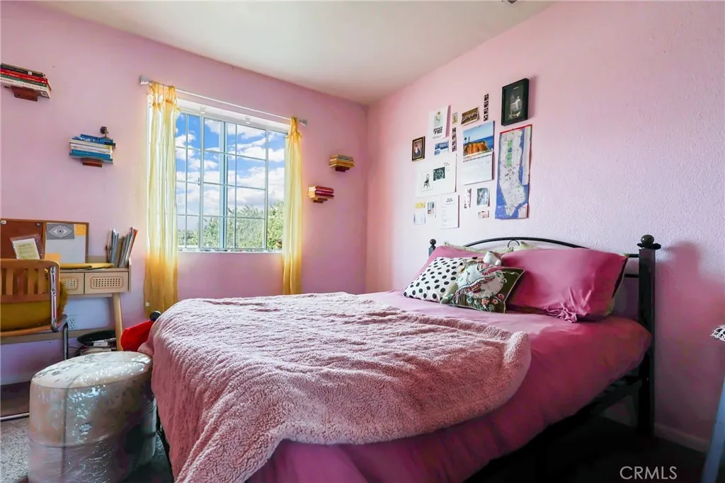 1801 W Cameron, Long Beach, California 90810 home-pic-16