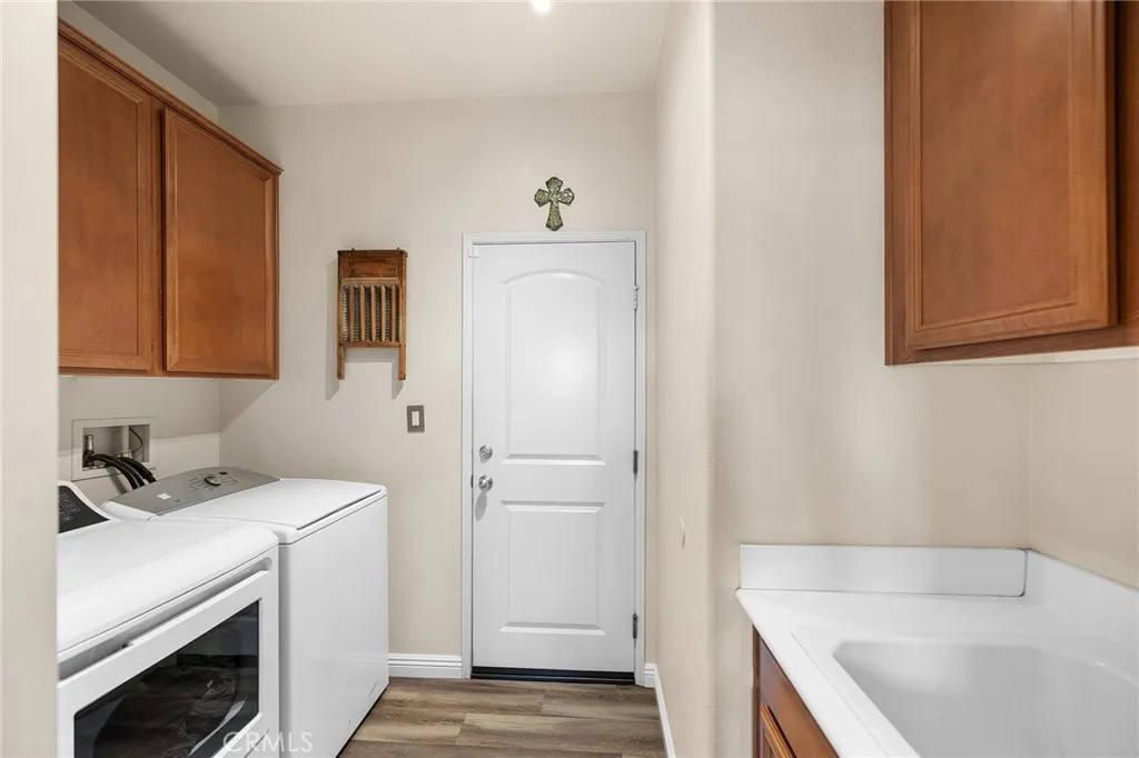 169 Carnelian Court, Hemet, California 92543 home-pic-18