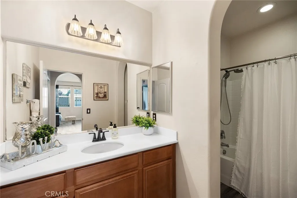 169 Carnelian Court, Hemet, California 92543 home-pic-17