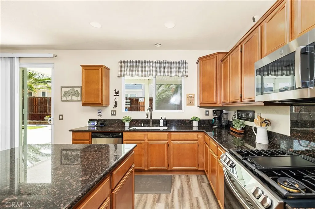 169 Carnelian Court, Hemet, California 92543 home-pic-11