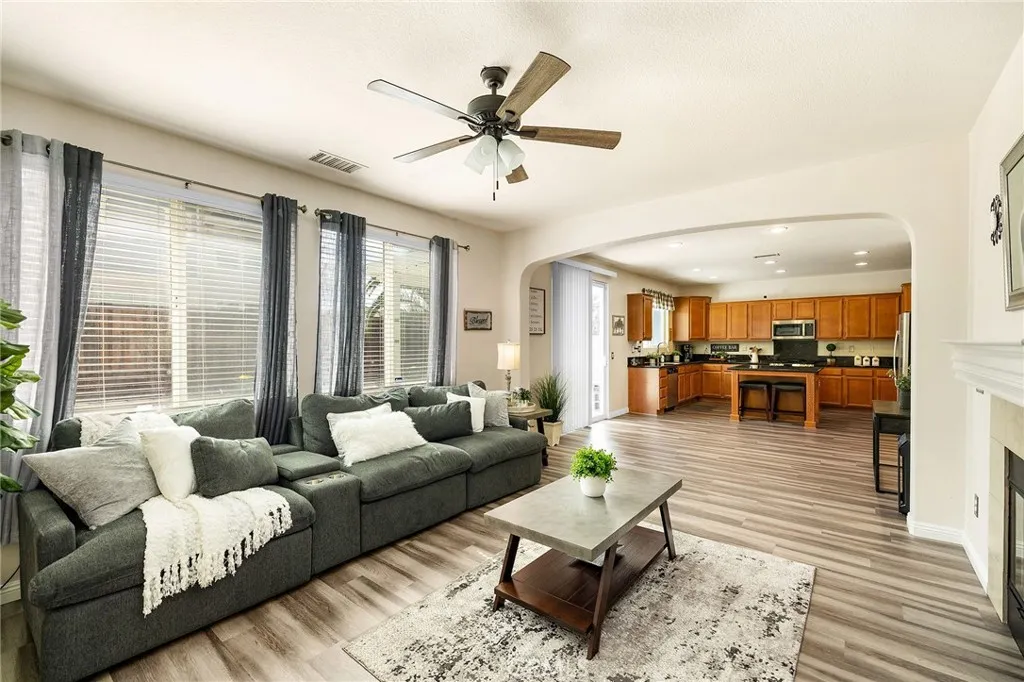 169 Carnelian Court, Hemet, California 92543 home-pic-9