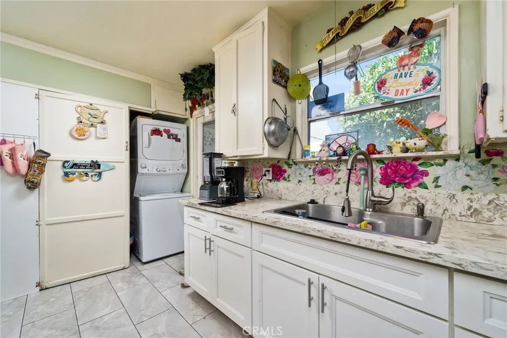 757 E Bonnie Brae, Ontario, California 91764 home-pic-10