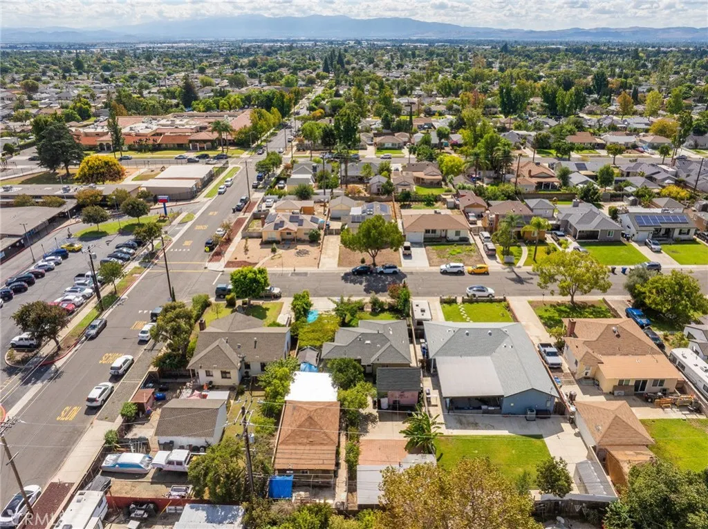 757 E Bonnie Brae, Ontario, California 91764 home-pic-36
