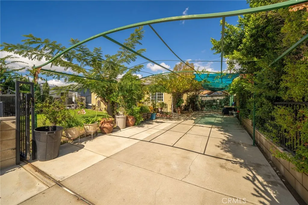 757 E Bonnie Brae, Ontario, California 91764 home-pic-1