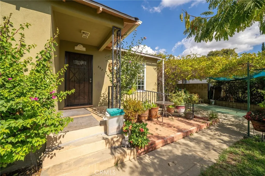 757 E Bonnie Brae, Ontario, California 91764 home-pic-3